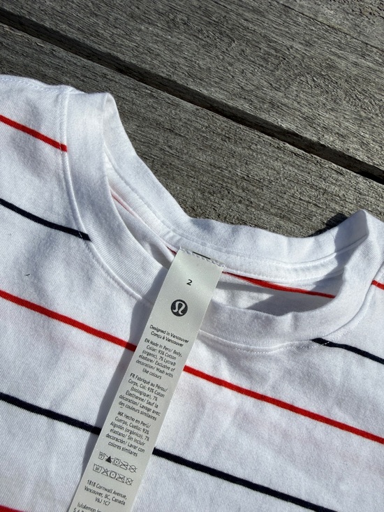 Lululemon Love Long Sleeve – Swap Stripe White Retro Red – Size 2 – NWT - Picture 5 of 5